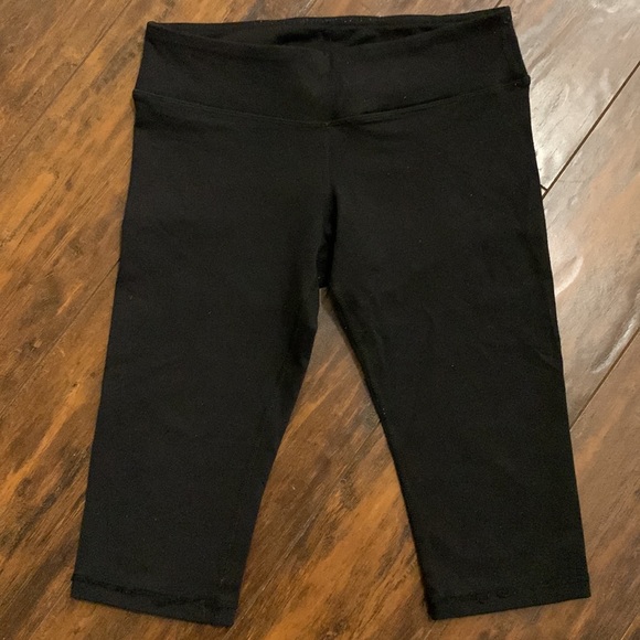 3 Pairs American Apparel Cropped Workout Leggings. Blackx2. Bluex1. Small. - Picture 2 of 15